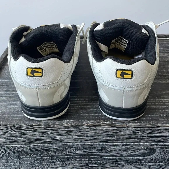 Globe Tilt Men’s Skate Shoes - Picture 5 of 5